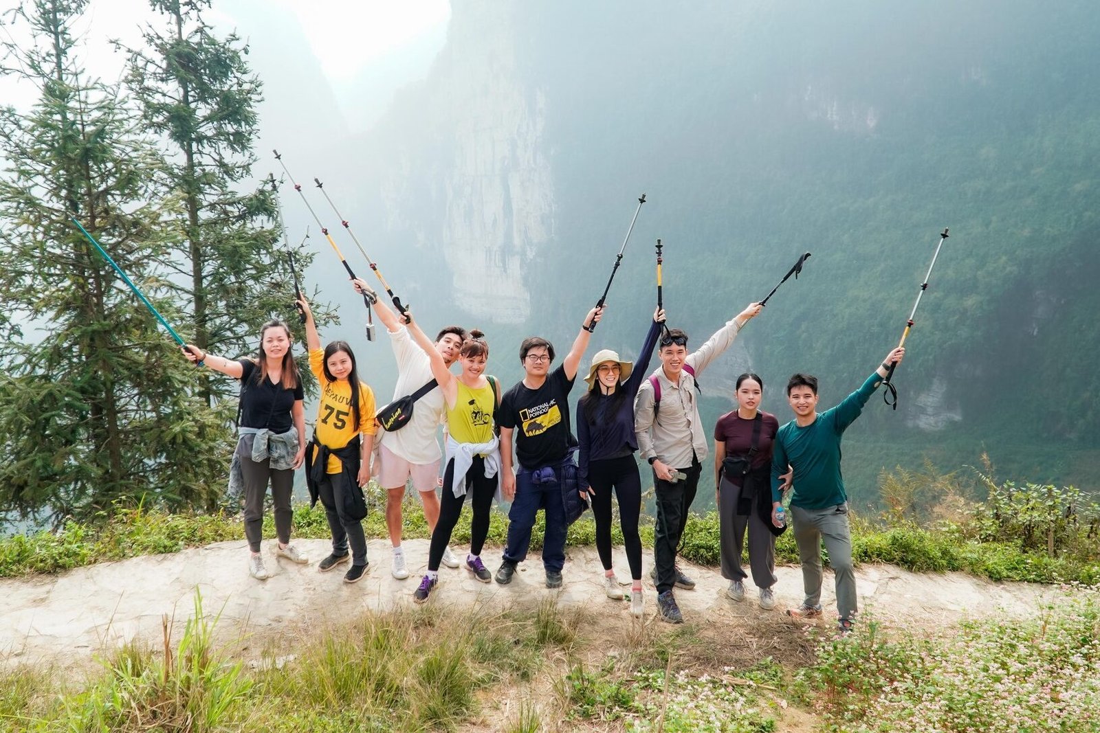 1-Day Nho Que River Downstream Hiking Tour